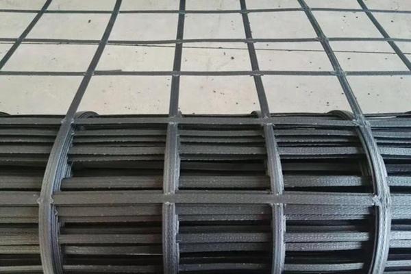 一文看懂土工格柵如何修補(bǔ)路面裂縫 第1張