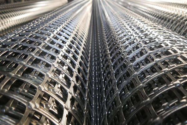 在高速公路修建時鋪設鋼塑土工格柵能起到什么作用呢？  第1張