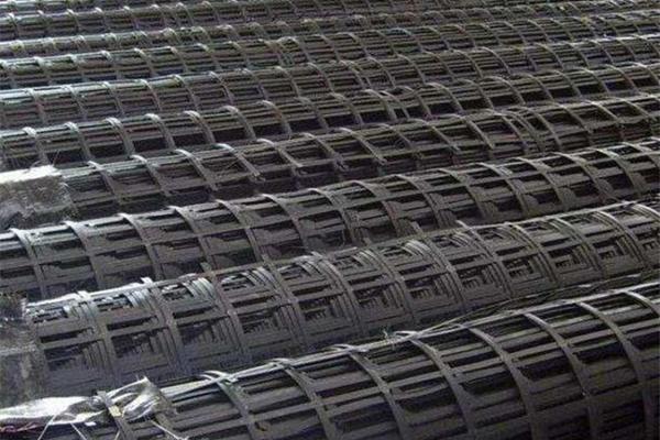 聚酯經編滌綸土工格柵的獨特特點解析  第3張