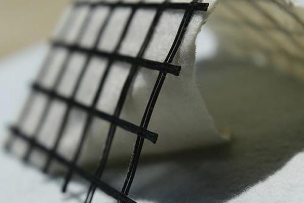 復(fù)合土工格柵墊詳解：作用、特點(diǎn)與應(yīng)用領(lǐng)域  第2張