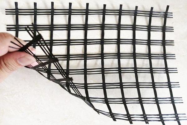 瀝青路面上應(yīng)用玻纖土工格柵的優(yōu)勢大揭秘 第2張