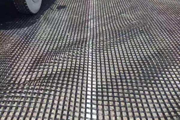 通玻纖土工格柵與自粘玻纖格柵的區別究竟如何? 第4張