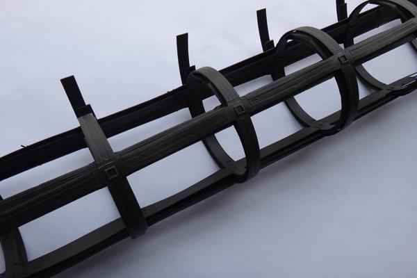 凸結點鋼塑土工格柵的生產過程揭秘 第1張