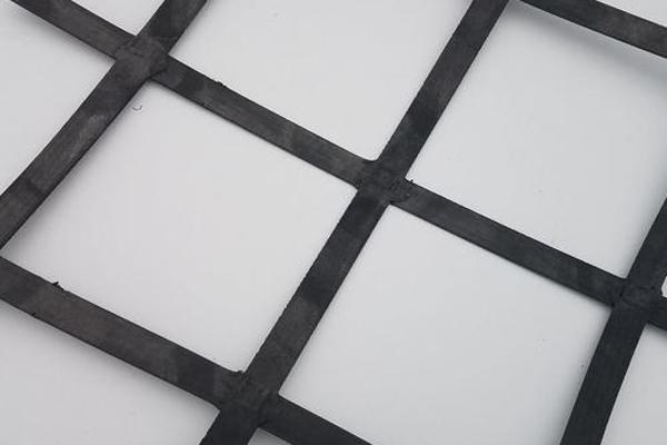 雙向土工格柵:縱橫向受力區(qū)別揭秘 第1張