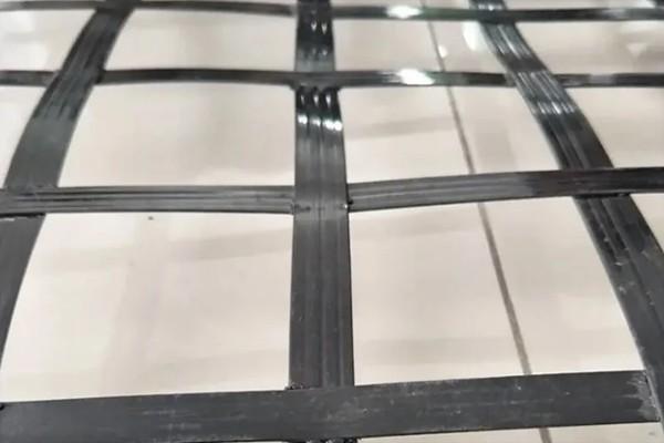 高韌性聚酯紗線集束土工格柵在邊坡防護工程中的應用 第1張