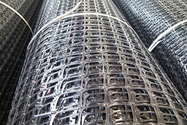 土工格柵和土工布的鋪設(shè)先后順序  第2張