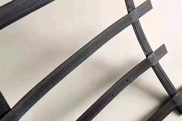 怎么判斷高韌性聚酯紗線集束土工格柵的好壞  第3張